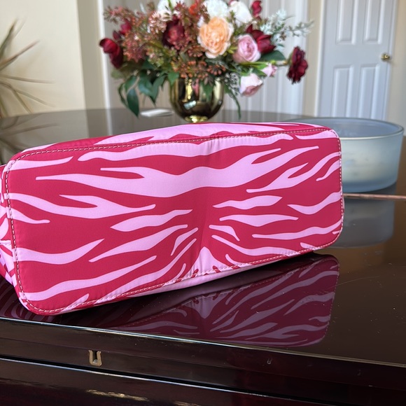 NEW!! Furla Extra Large Calypso Tote Bag – Designer Nylon & Leather Shoulder Bag - Picture 11 of 12